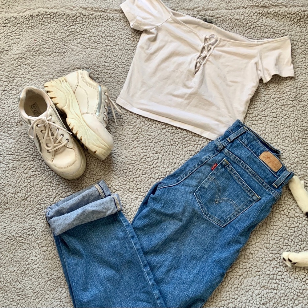 straight leg levis jeans